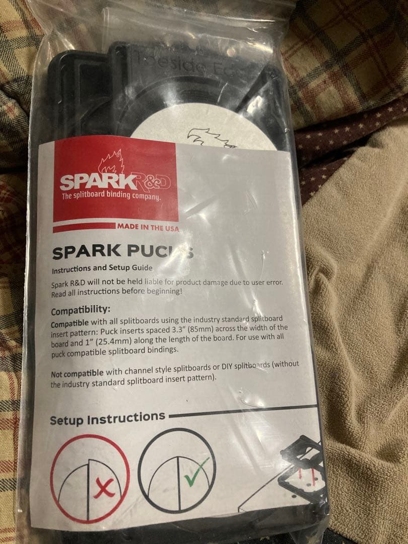 SPARK PUCKS 新品　送料込み