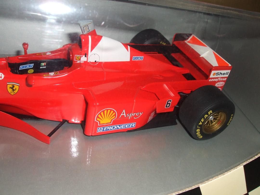 フェラーリ　F１　E・アーバイン　＃６　ノードライバー　ミニチャンプス　１／１８