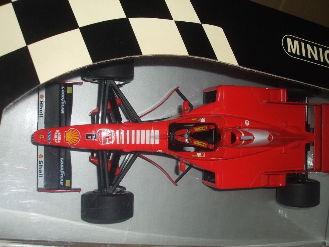 フェラーリ　F１　E・アーバイン　＃６　ノードライバー　ミニチャンプス　１／１８