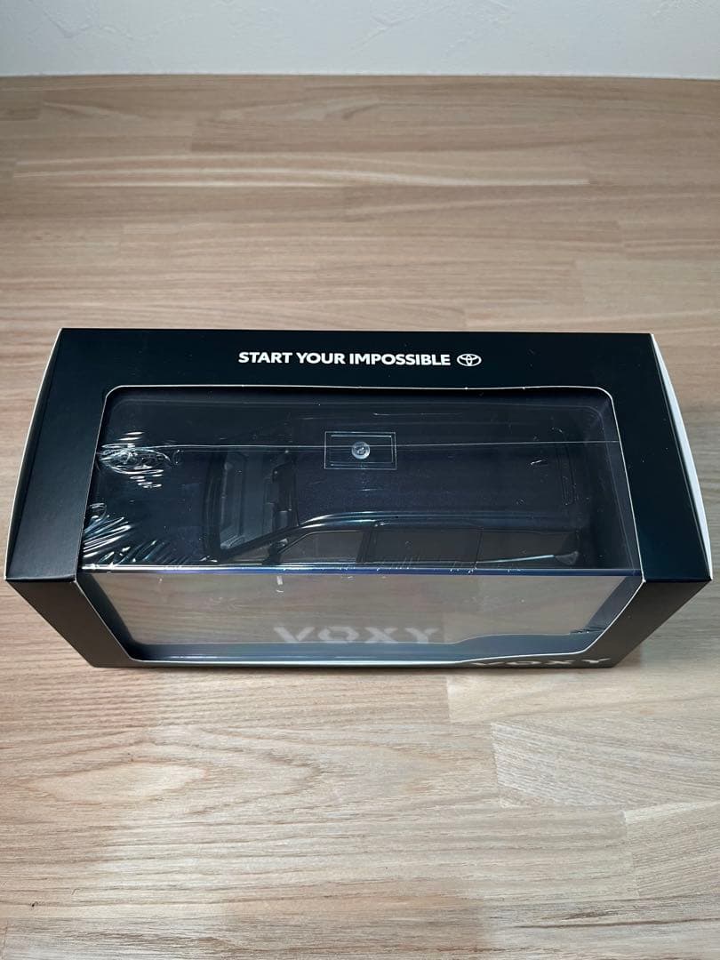 トヨタ　新型ヴォクシー　ミニカー