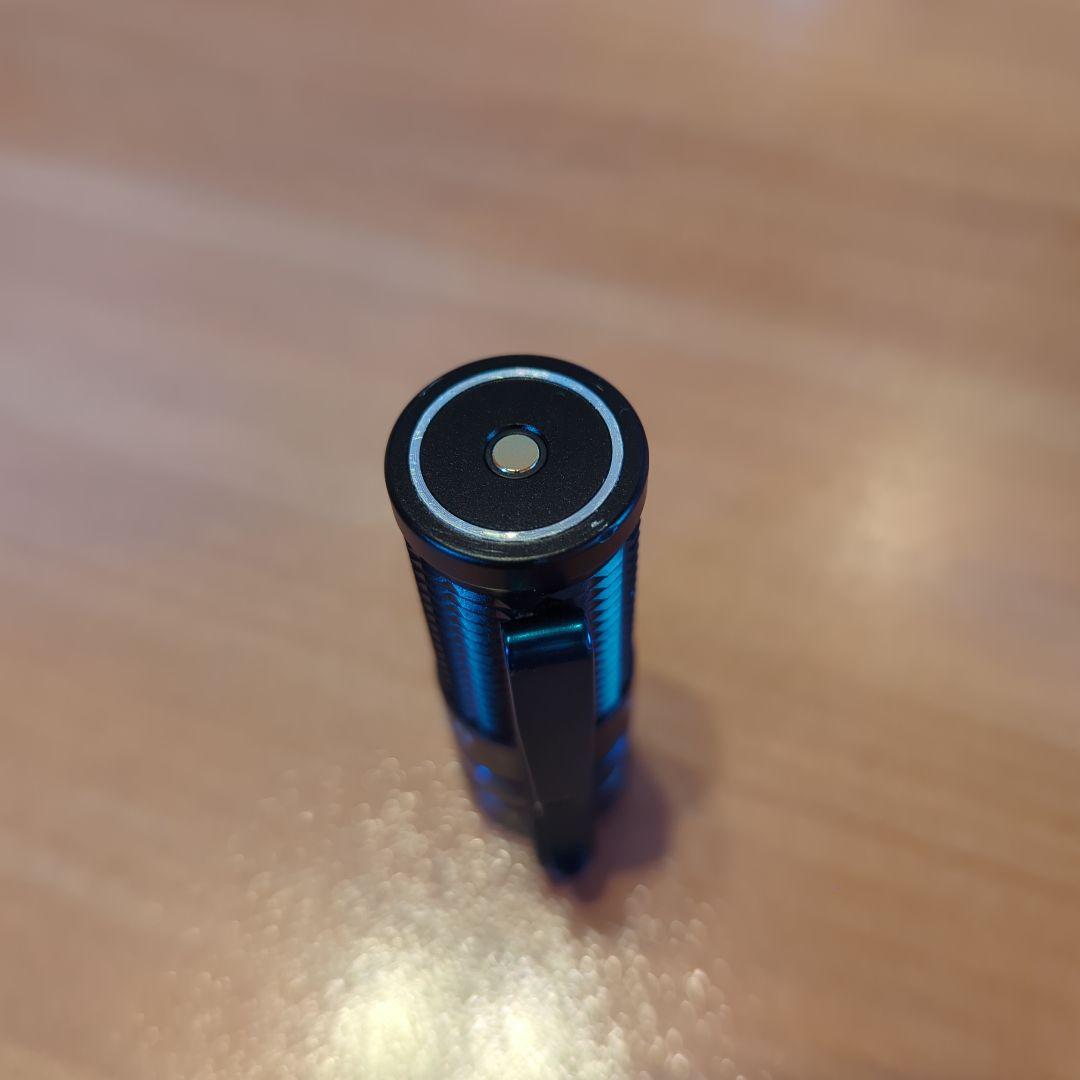Olight Baton 3 懐中電灯 充電器付き