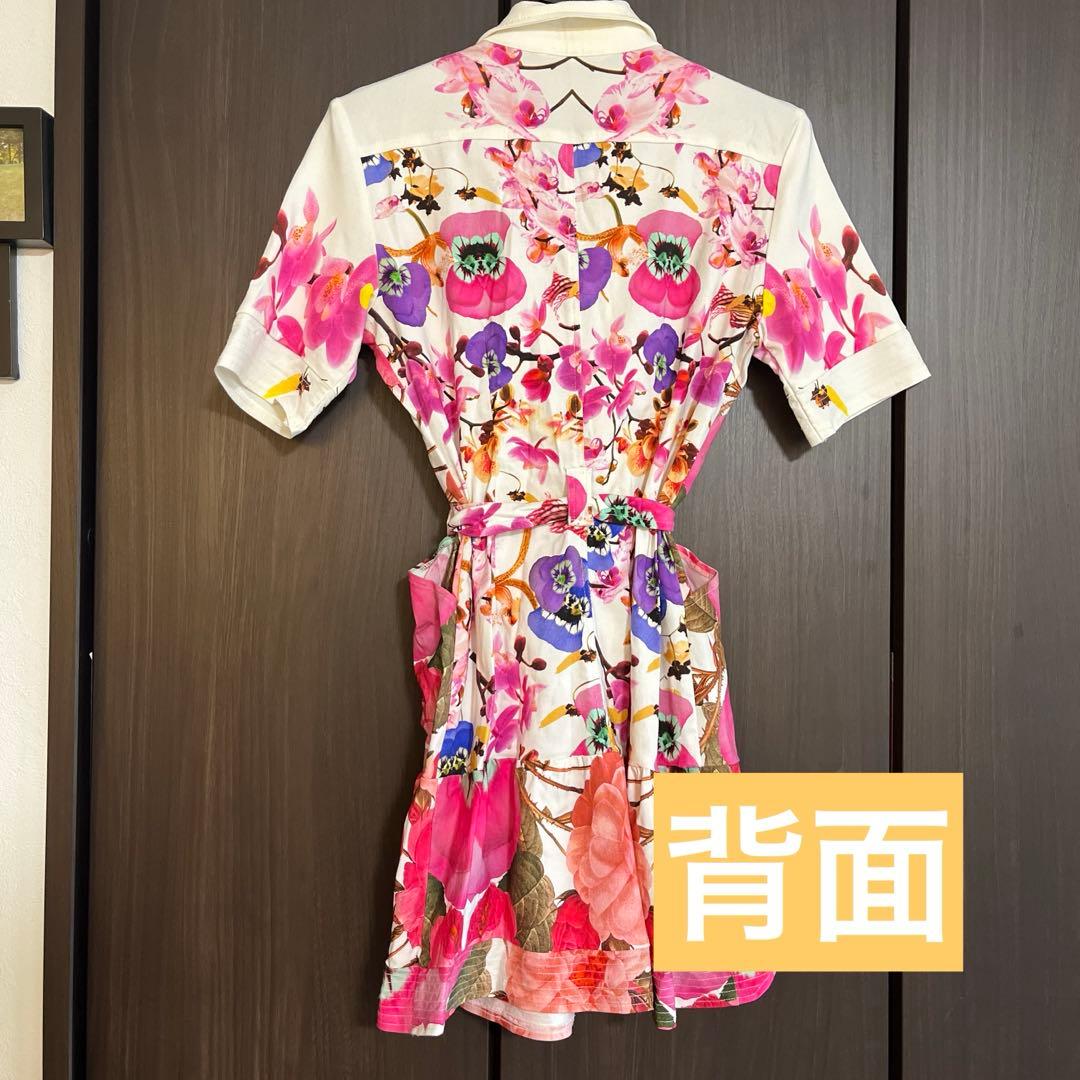 Desigual ピンクの花柄の可愛いワンピース