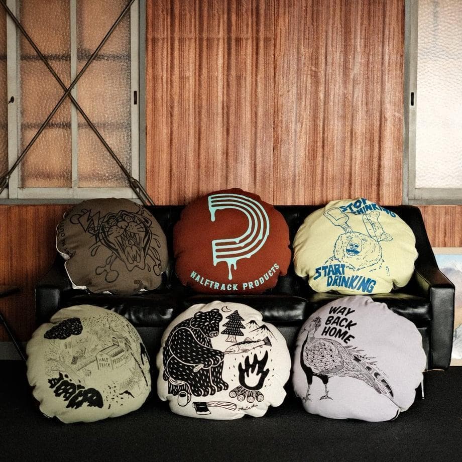 新品 ハーフトラックプロダクツ nonsleep cushion