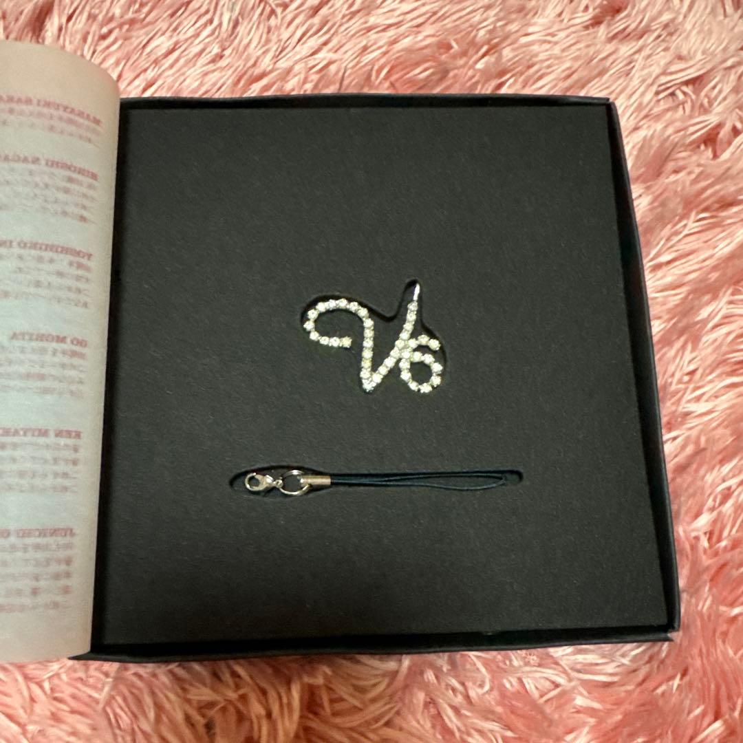 V6 10周年記念チャーム