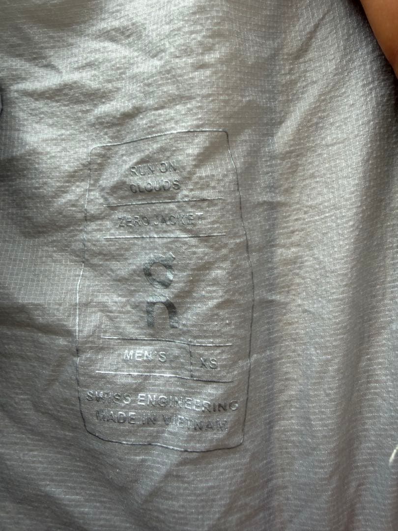 ウォーキング・ランニングウェア On zero jacket Mens XS