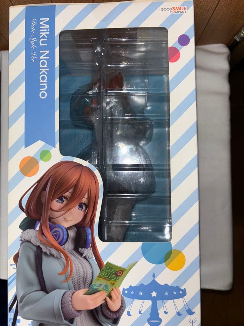 値下げ不可☆グッドスマイル三玖フィギュア新品未開封＋ルームウェア２Ｌ未使用近い