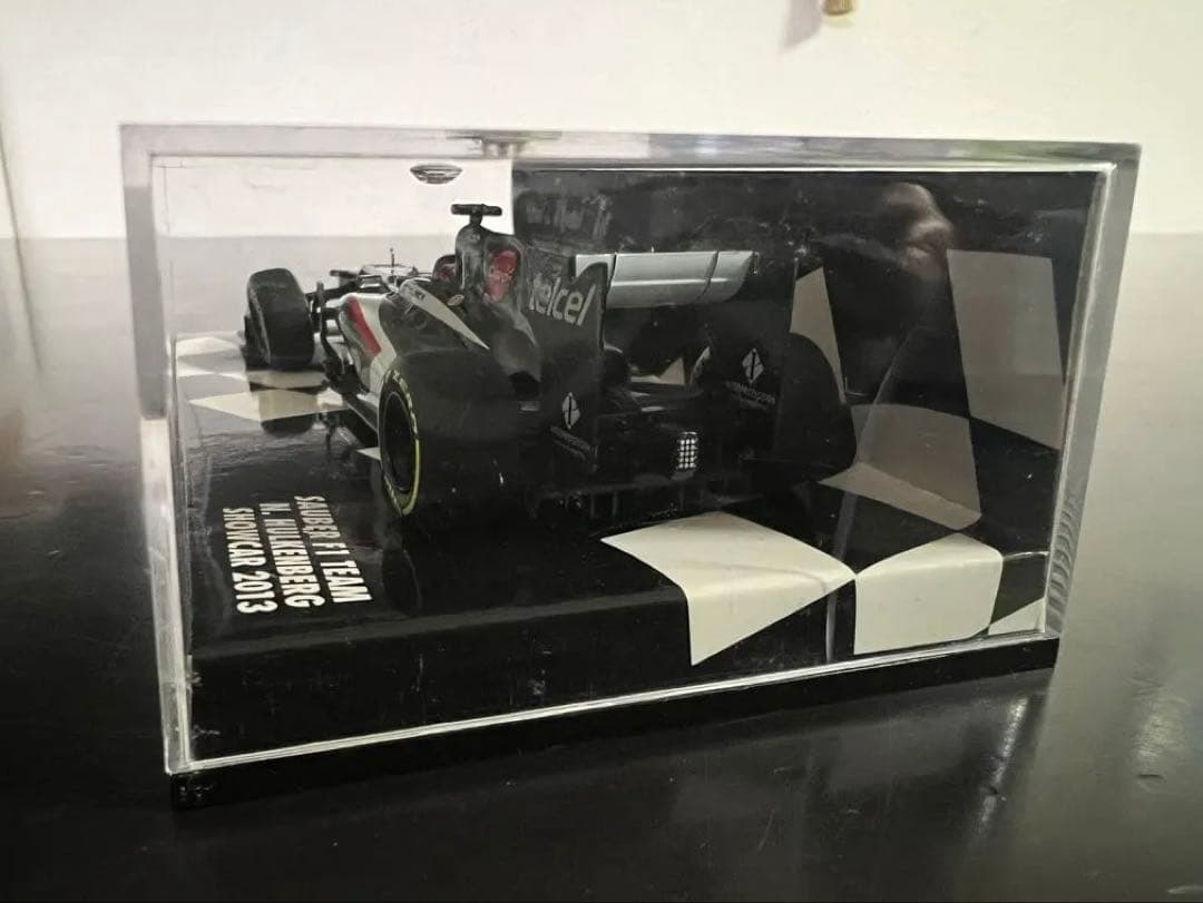 （1点物）F1 ザウバー ニコヒュルケンベルグ直筆サイン入り1:43