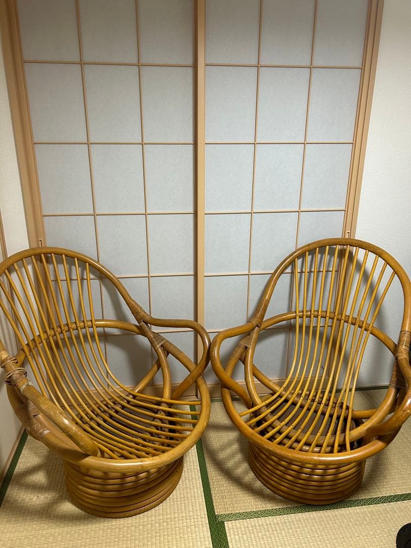 送料込❗️直接取引可能❗️ラタンチェア360度 回転式 籐家具 ひじ掛け 昭和レトロ
