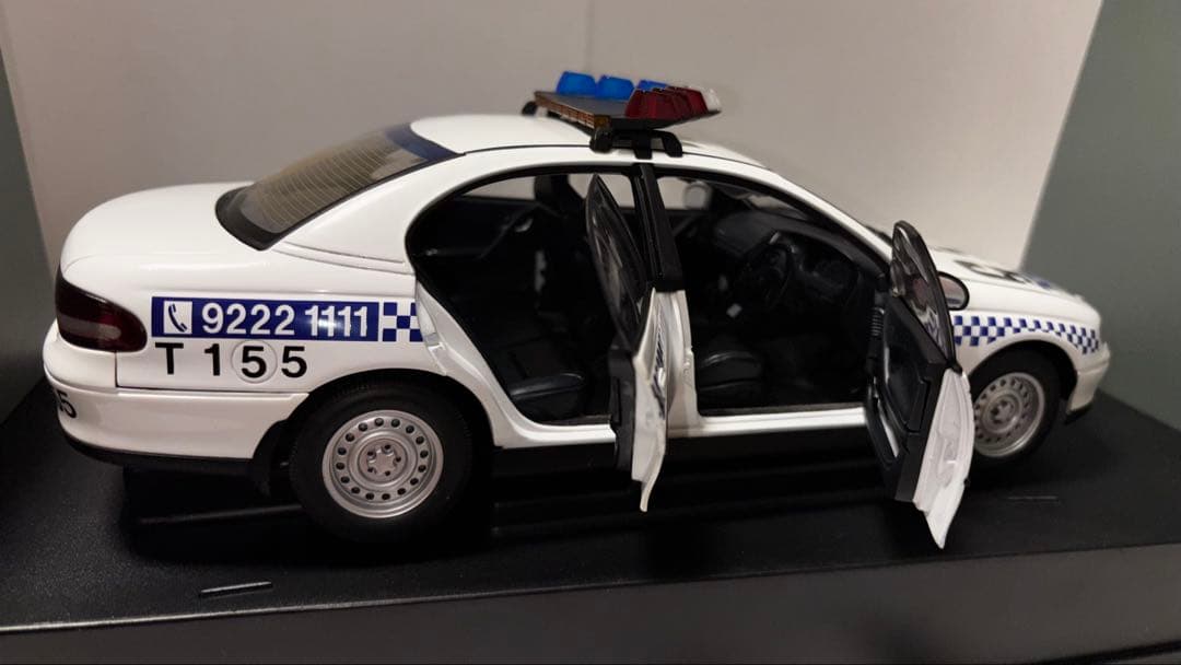 超希少 オートアート 1/18 ホールデン コモドア VT パトカー 17年モノ