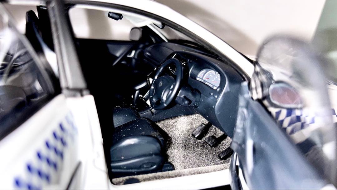 超希少 オートアート 1/18 ホールデン コモドア VT パトカー 17年モノ