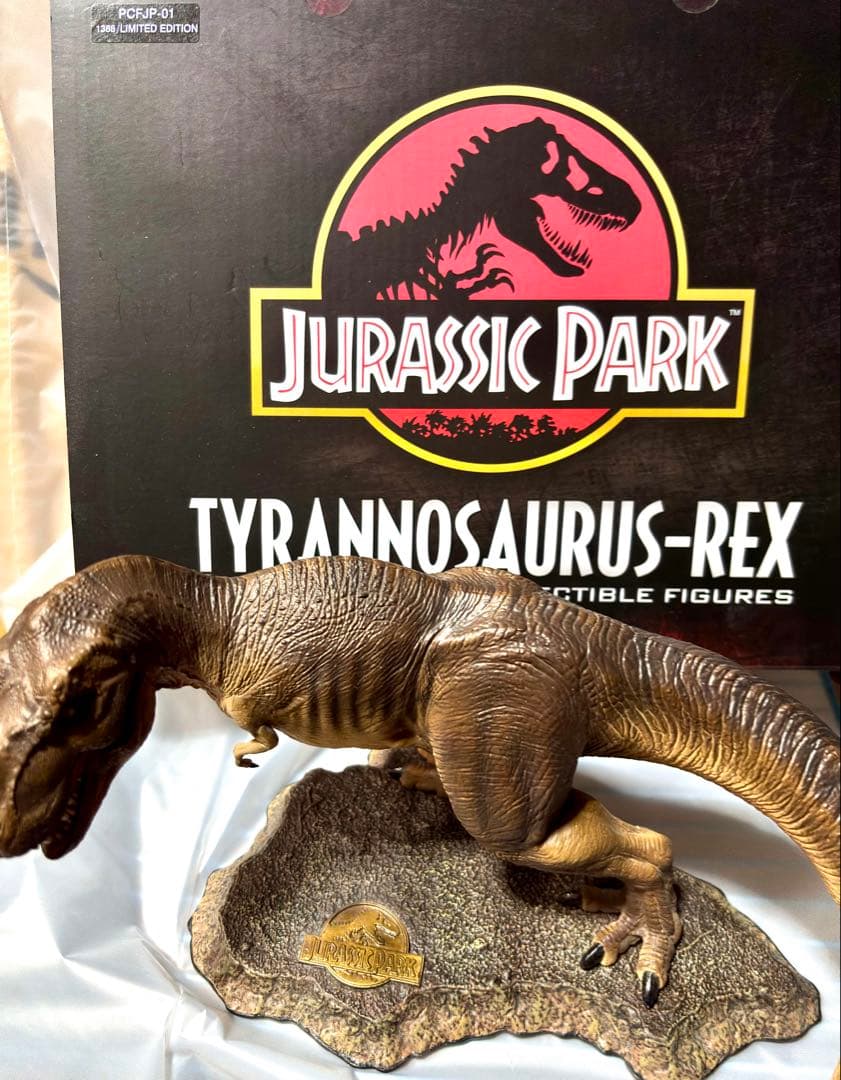 プライム1　Jurassic Park T Rex 限定版フィギュア