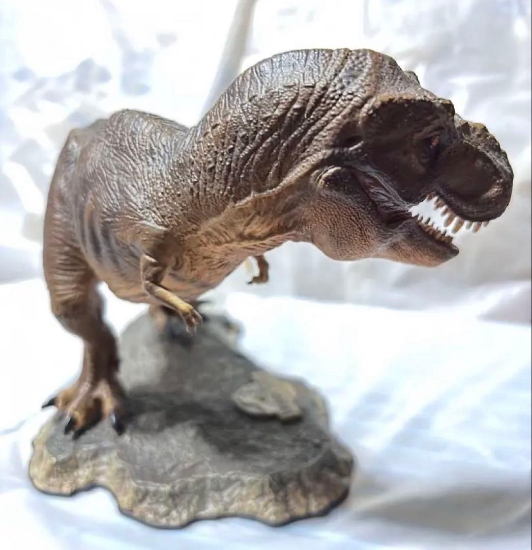 プライム1　Jurassic Park T Rex 限定版フィギュア