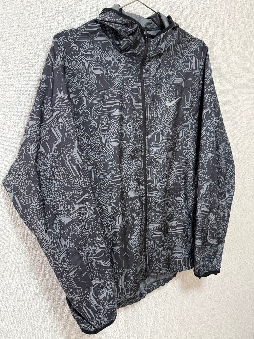 ナイキ シールドレーサーNIKE ナイロンパーカー ランニング L