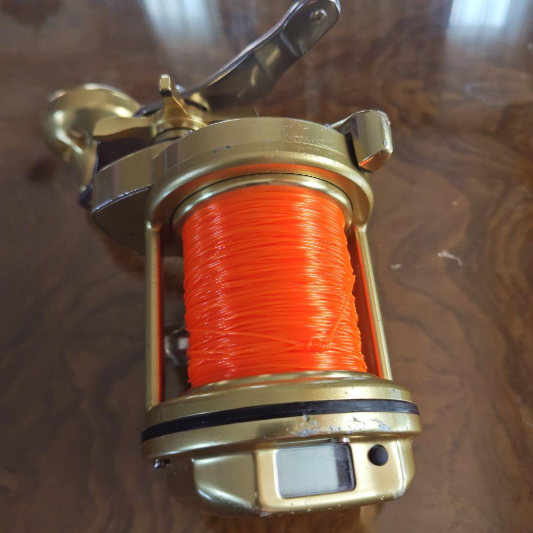 金属製オレンジスプールリール