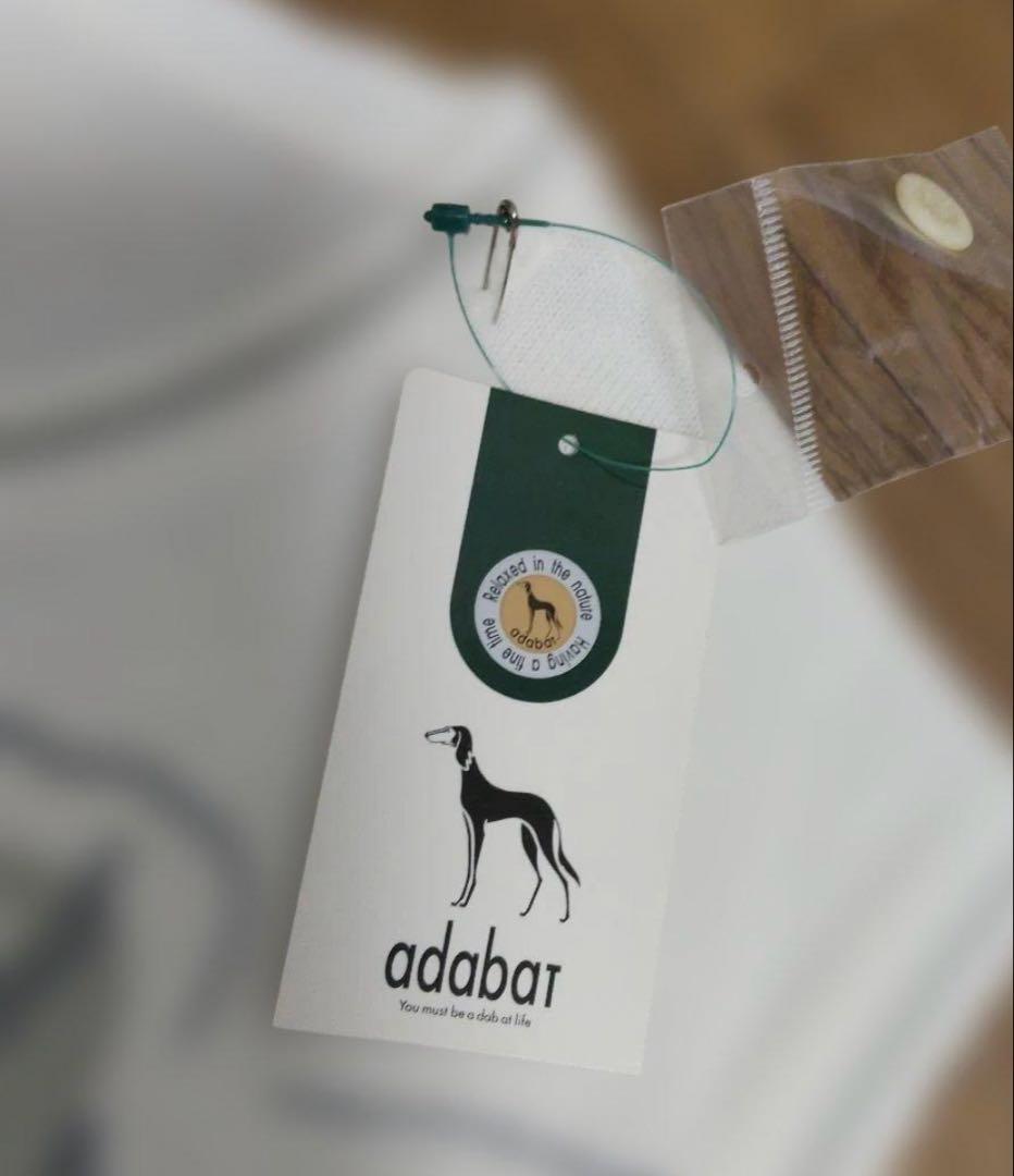 【新品タグ付】adabat 爽やかなお色　ドッグ刺繍 デザインニットベスト