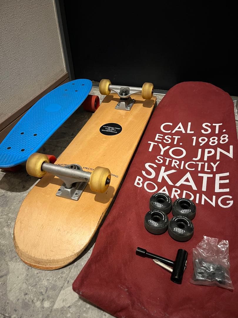 お得セット　CALIFORNIA STREET スケートボードとペニータイプ