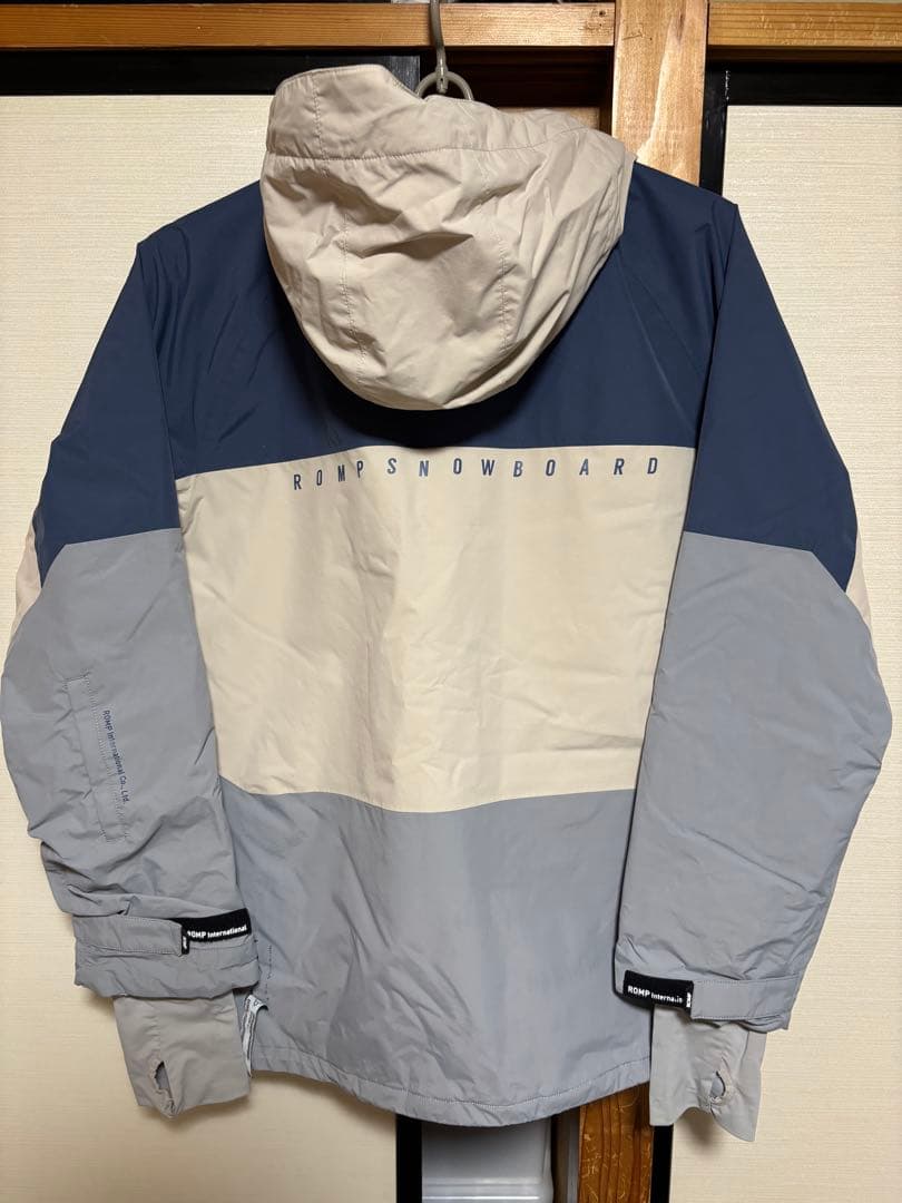ROMP スノーボードウェア ジャケットとパンツ