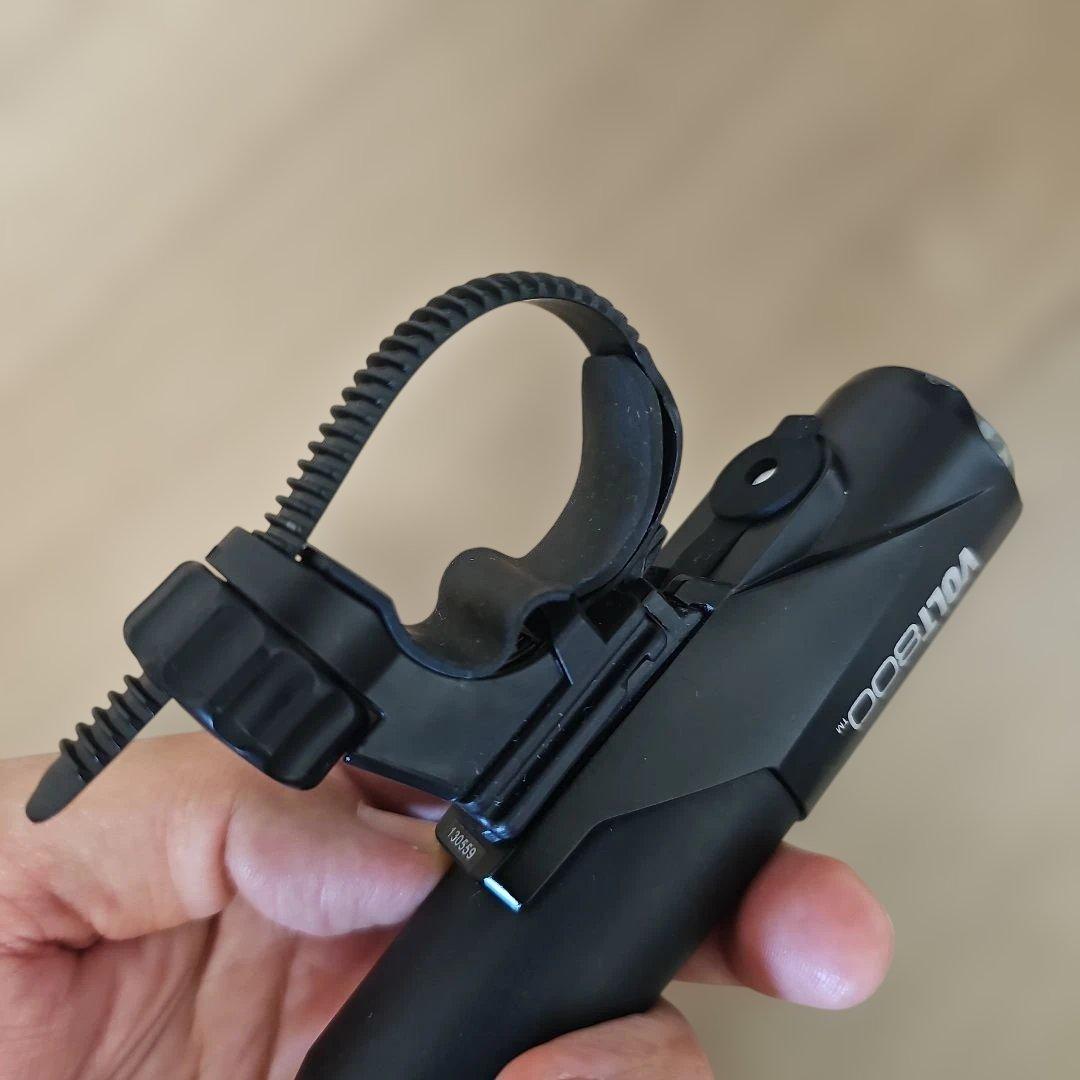 【美品】キャットアイ VOLT800 自転車用ライト