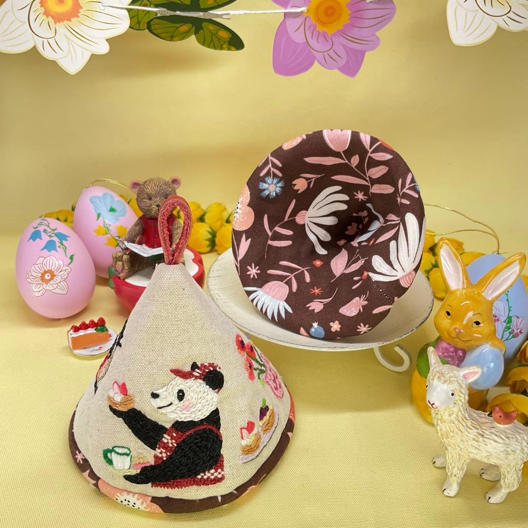 【まりこ】手刺繍　三角鍋つかみ　STAUB
