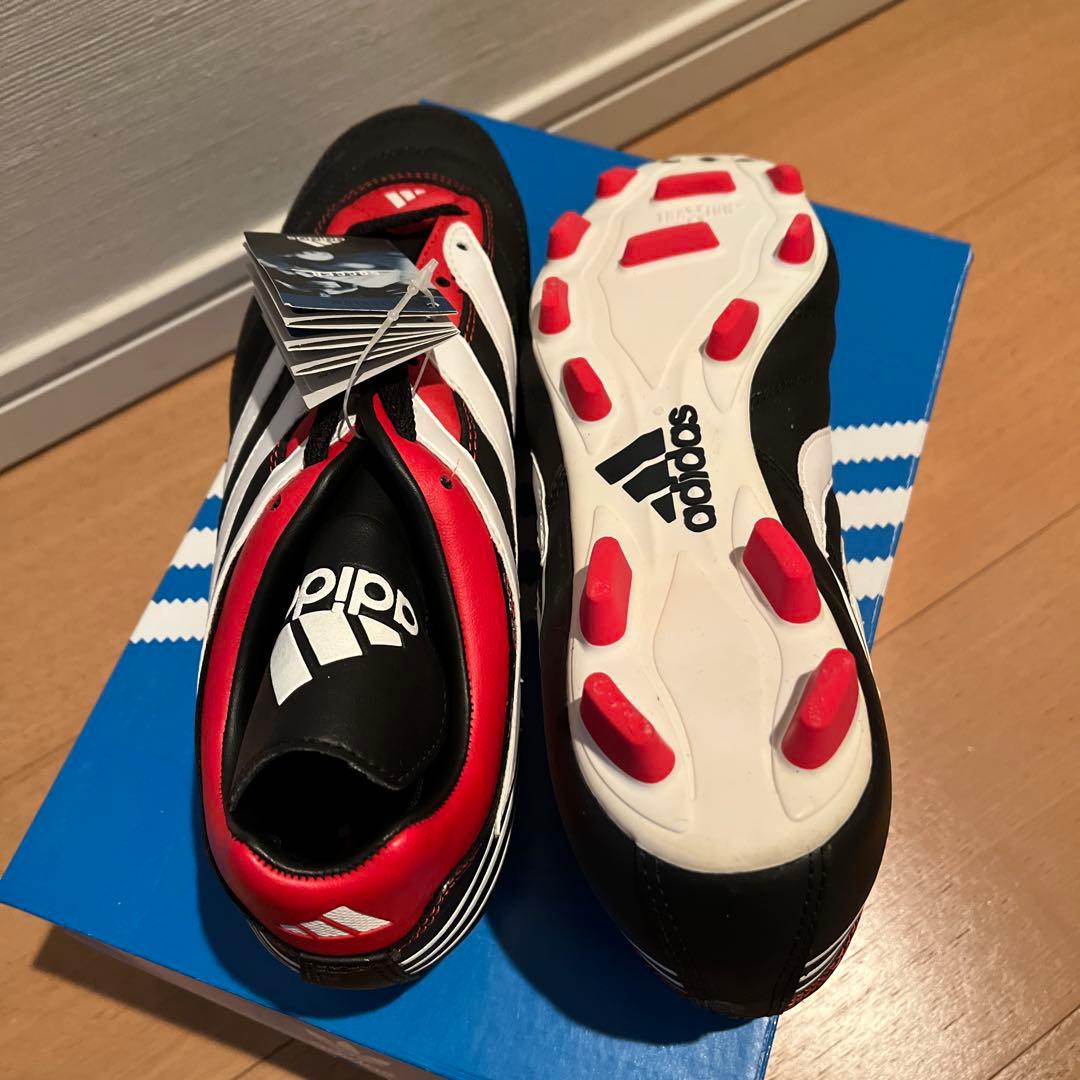 adidas サッカーシューズ オリジナルス 黒赤 サイズは、26cmです！