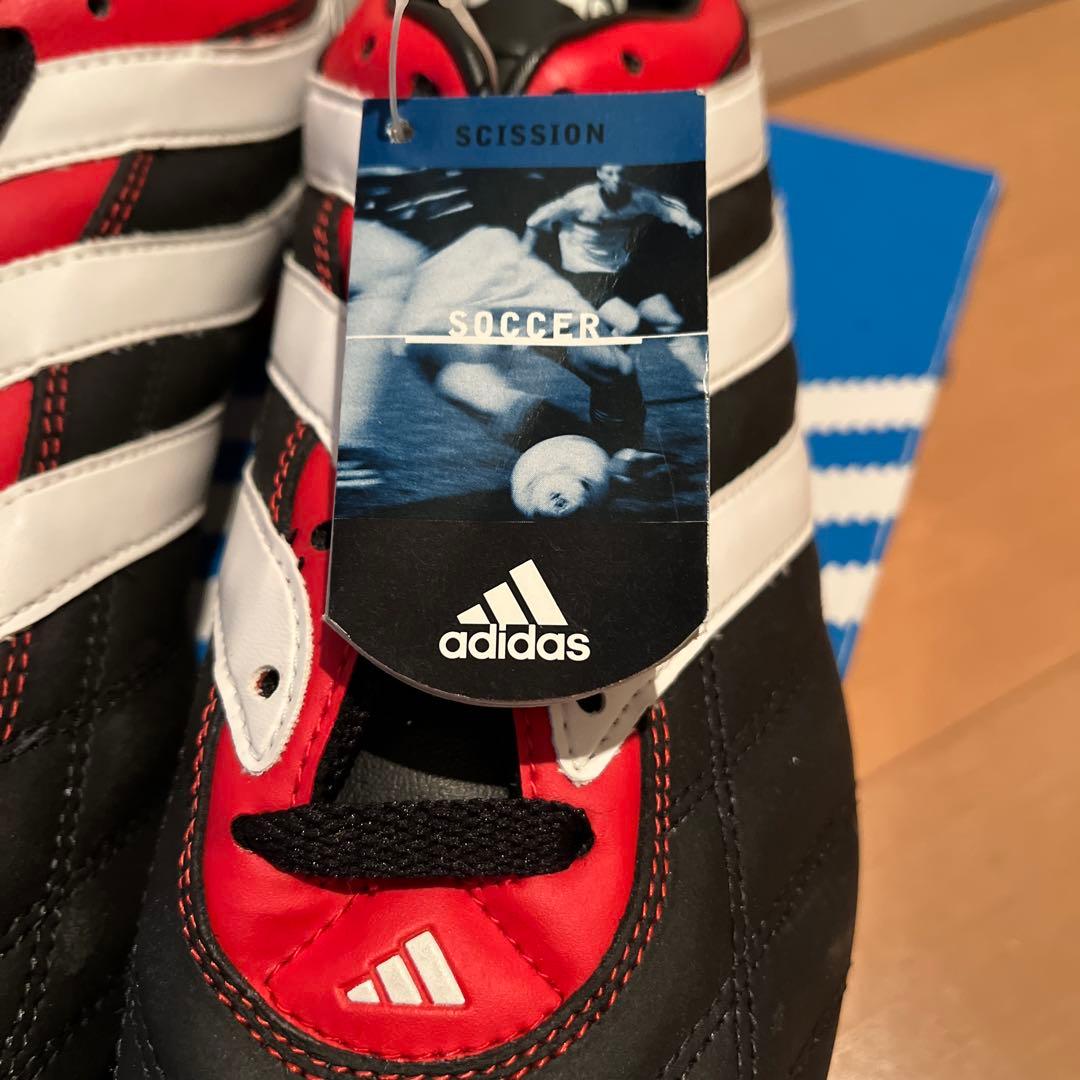 adidas サッカーシューズ オリジナルス 黒赤 サイズは、26cmです！