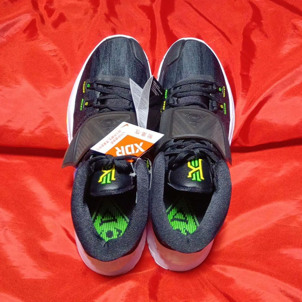 【新品未使用】NIKE カイリー6 EP