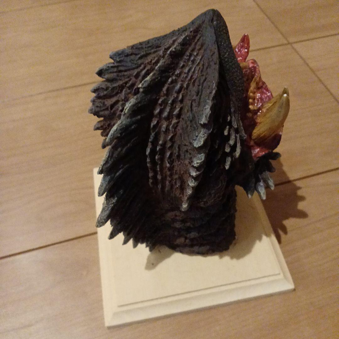 トラウマガメラ　高さ約15センチ