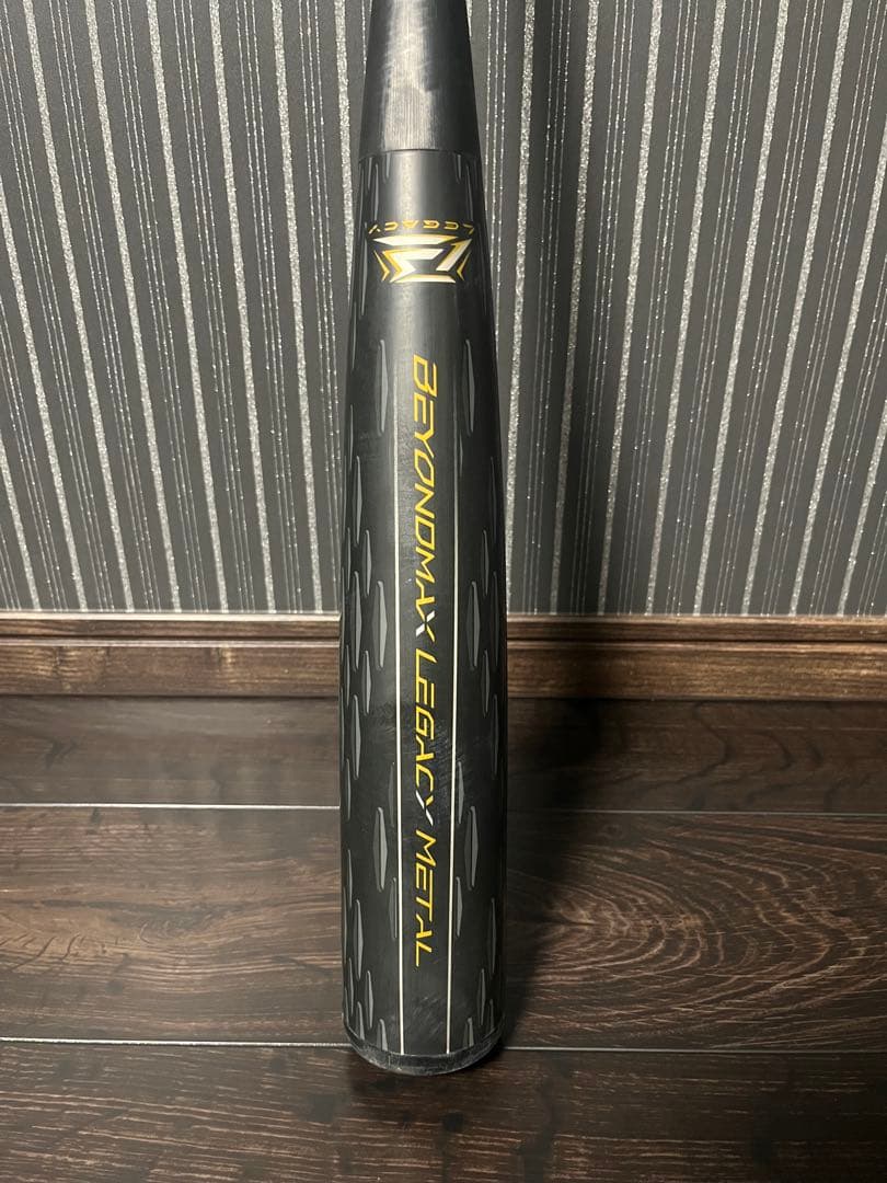 ★美品★ビヨンドマックスレガシー：メタル83cm（L ）一般軟式バット
