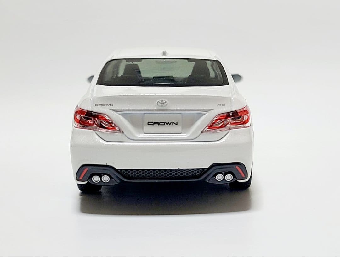 トヨタ 220系クラウン RSアドバンス カラーサンプル