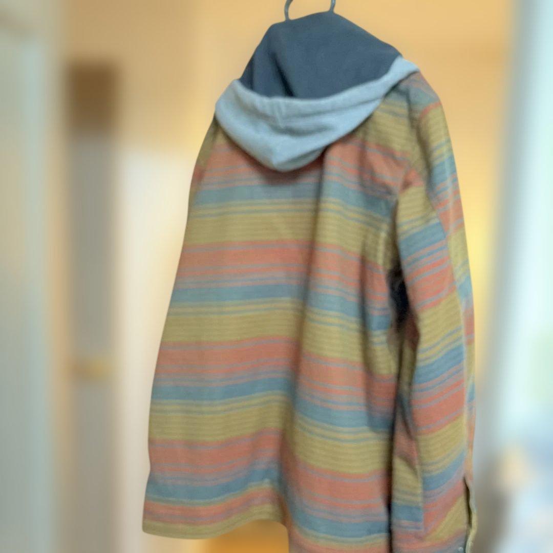 【大人気美品】BURTON 中綿フーディジャケット ボーダー柄Lサイズ