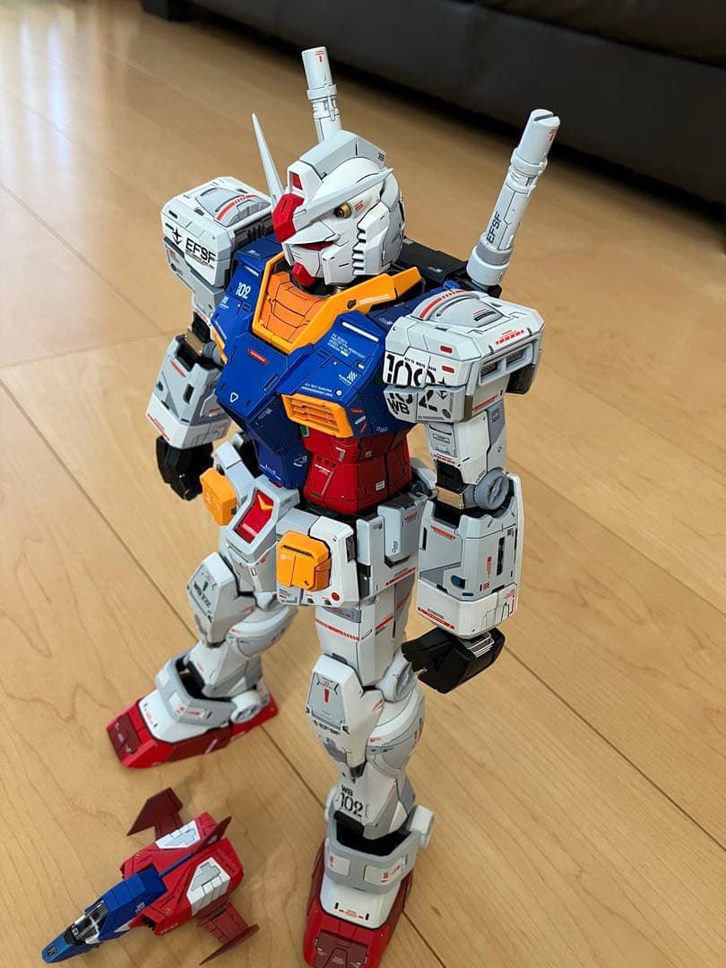 pguガンダム 塗装完成品　スクリューダウンカード付き