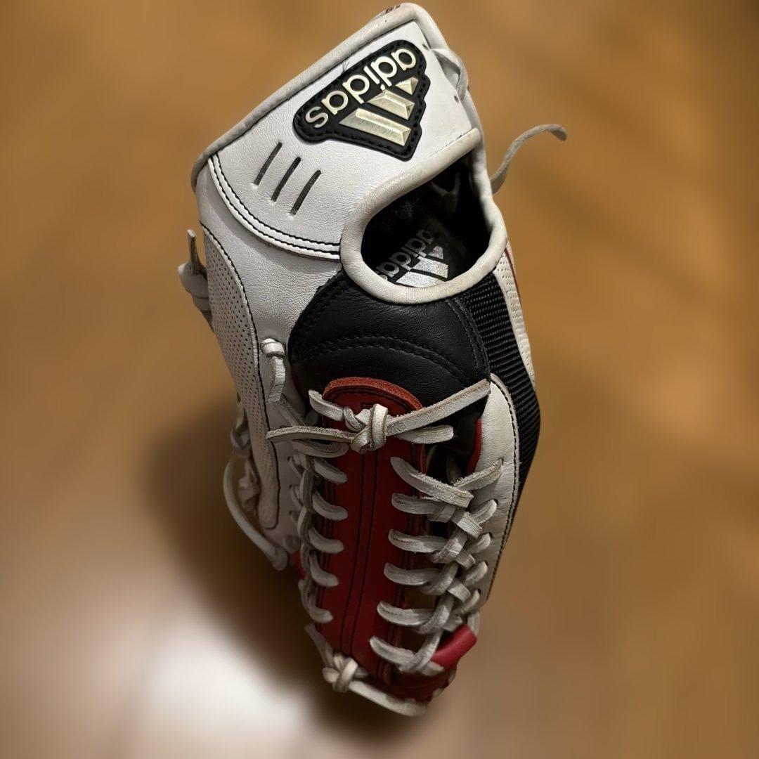 adidas 軟式グローブ 黒/赤/白