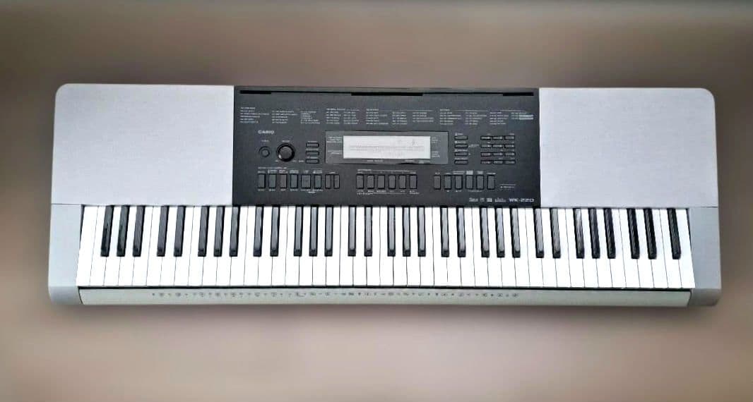 カシオ　76鍵キーボード　WK-220　電子キーボード　wk 220