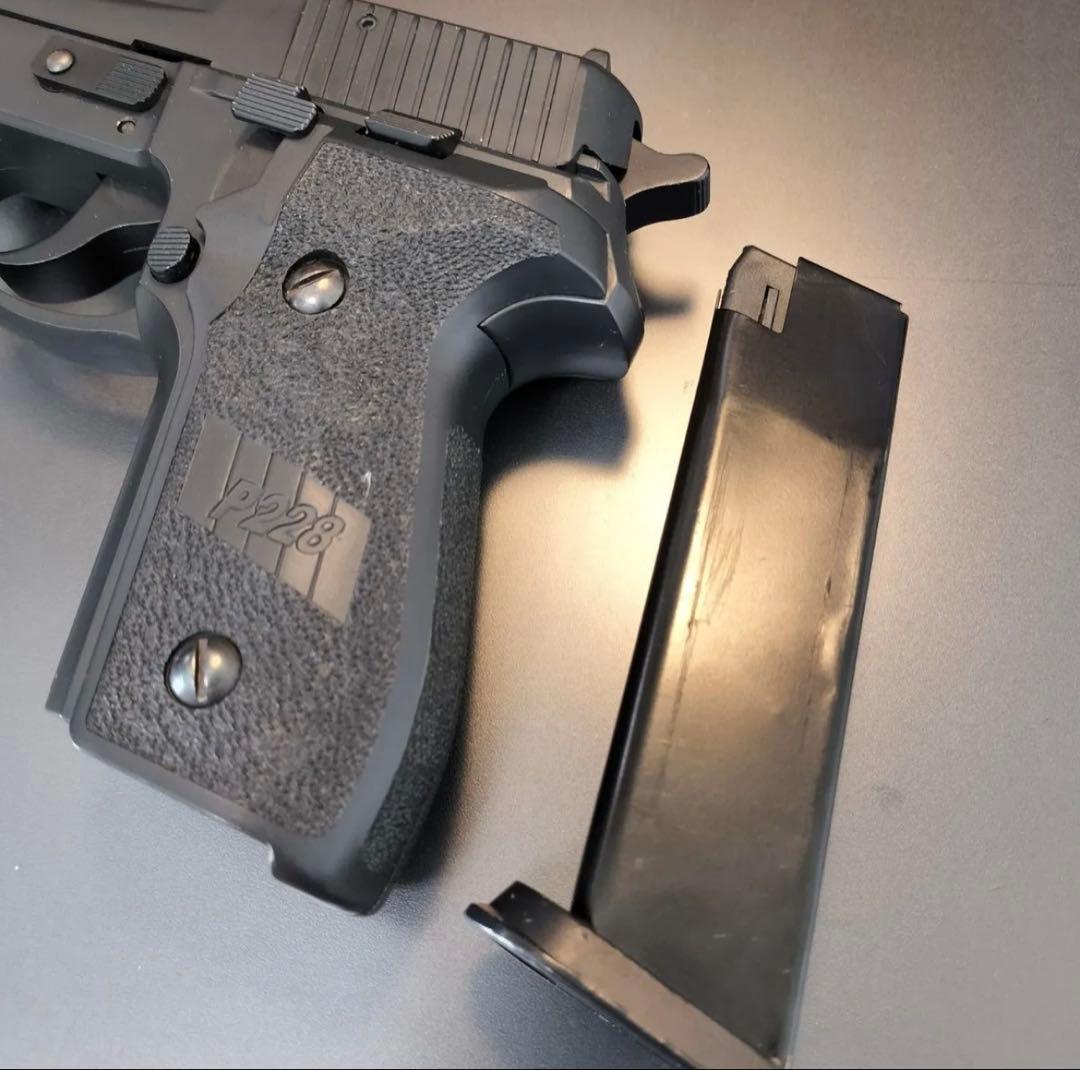 超貴重☆SIG SAUER P228 エアコッキングガン 716g