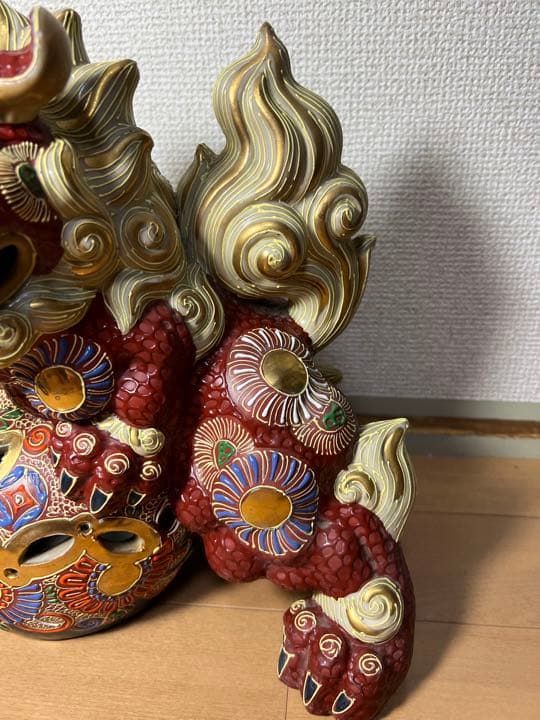 561  九谷焼 　色絵金彩獅子　玉乗唐唐獅子狛犬シーサー 魔除け　置物