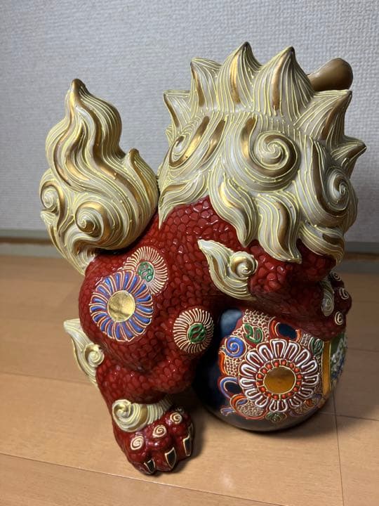 561  九谷焼 　色絵金彩獅子　玉乗唐唐獅子狛犬シーサー 魔除け　置物