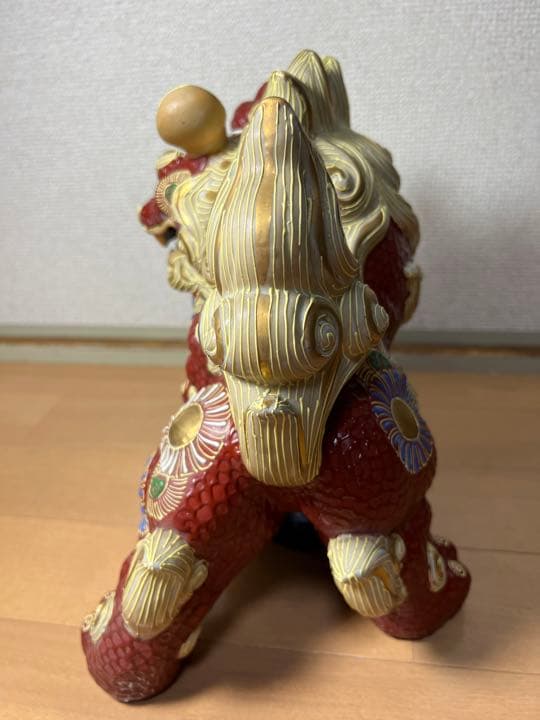 561  九谷焼 　色絵金彩獅子　玉乗唐唐獅子狛犬シーサー 魔除け　置物