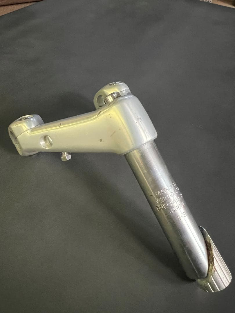 アルミ製ライザーハンドルバーとステム