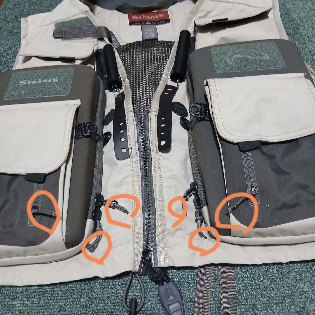 Simms フィッシングベスト M　ポケットチャックのタグが訳あり
