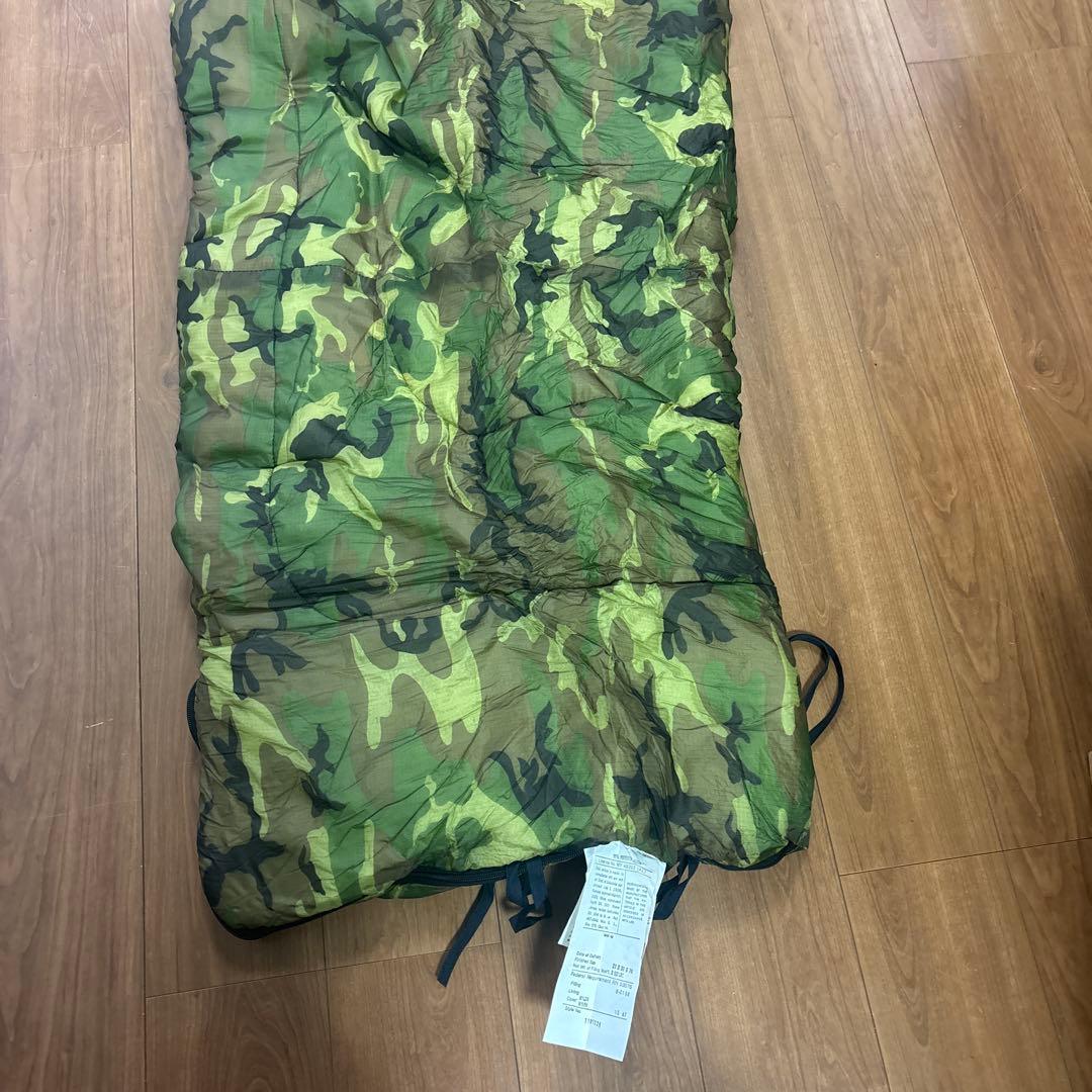 未使用品　USA製　米軍放出品　ウッドランド寝袋　送料無料