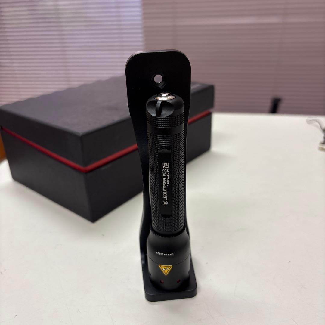 【ジョイボーイ】LED LENSER P5R 充電器付
