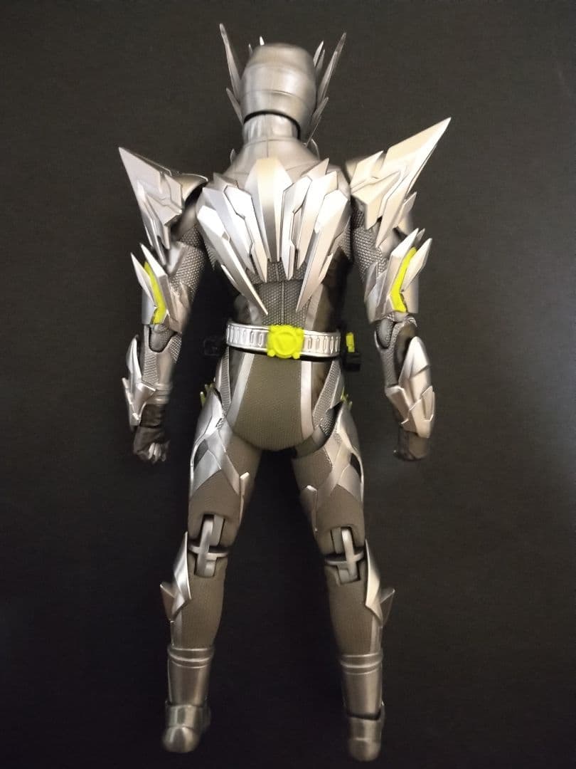 SHFiguarts仮面ライダーゼロワン メタルクラスター ホッパー
