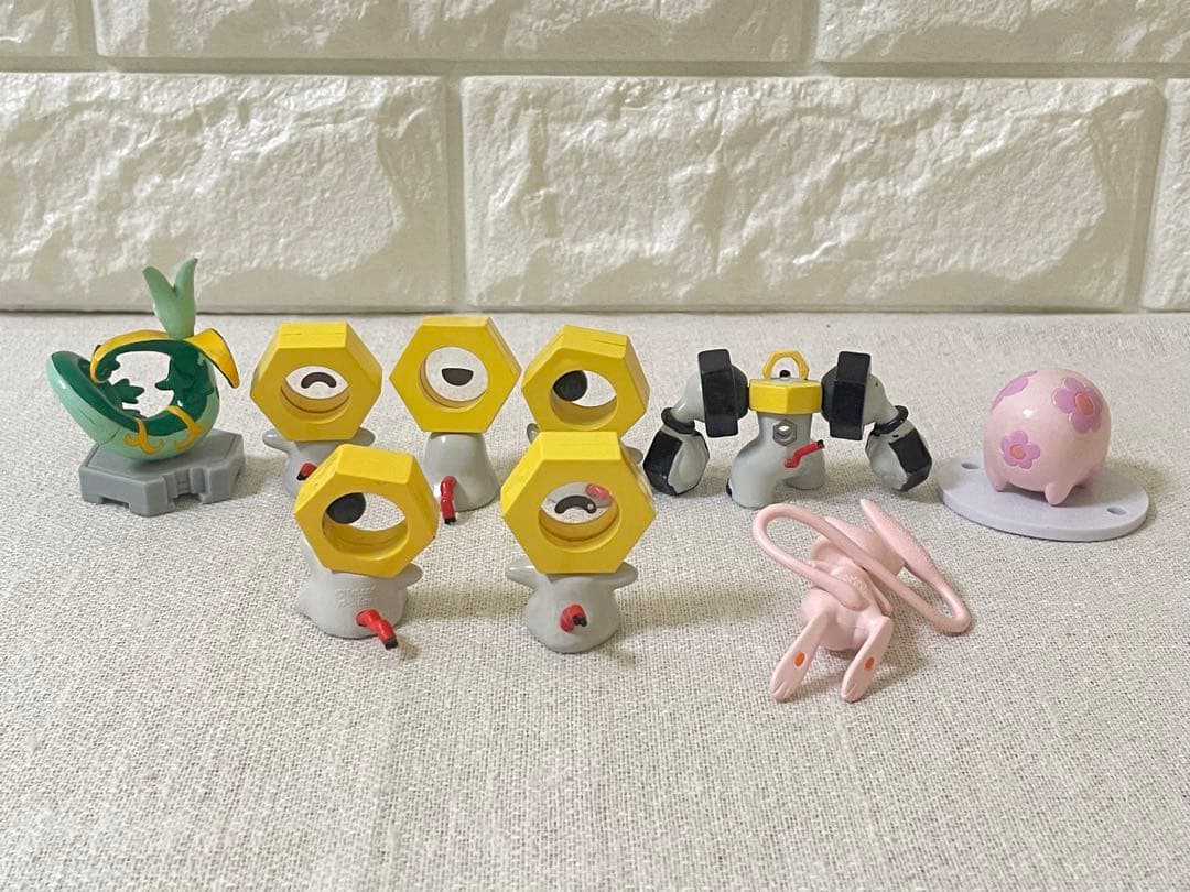 ポケモン　モンコレ　メルタン　メルメタル　ムンナ　まとめ売り　激レア　23体