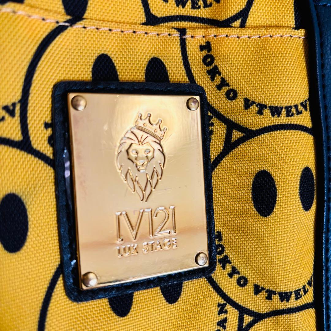 V12 ヴィトゥエルヴ カートバッグ ニコちゃん ロゴ　スマイル