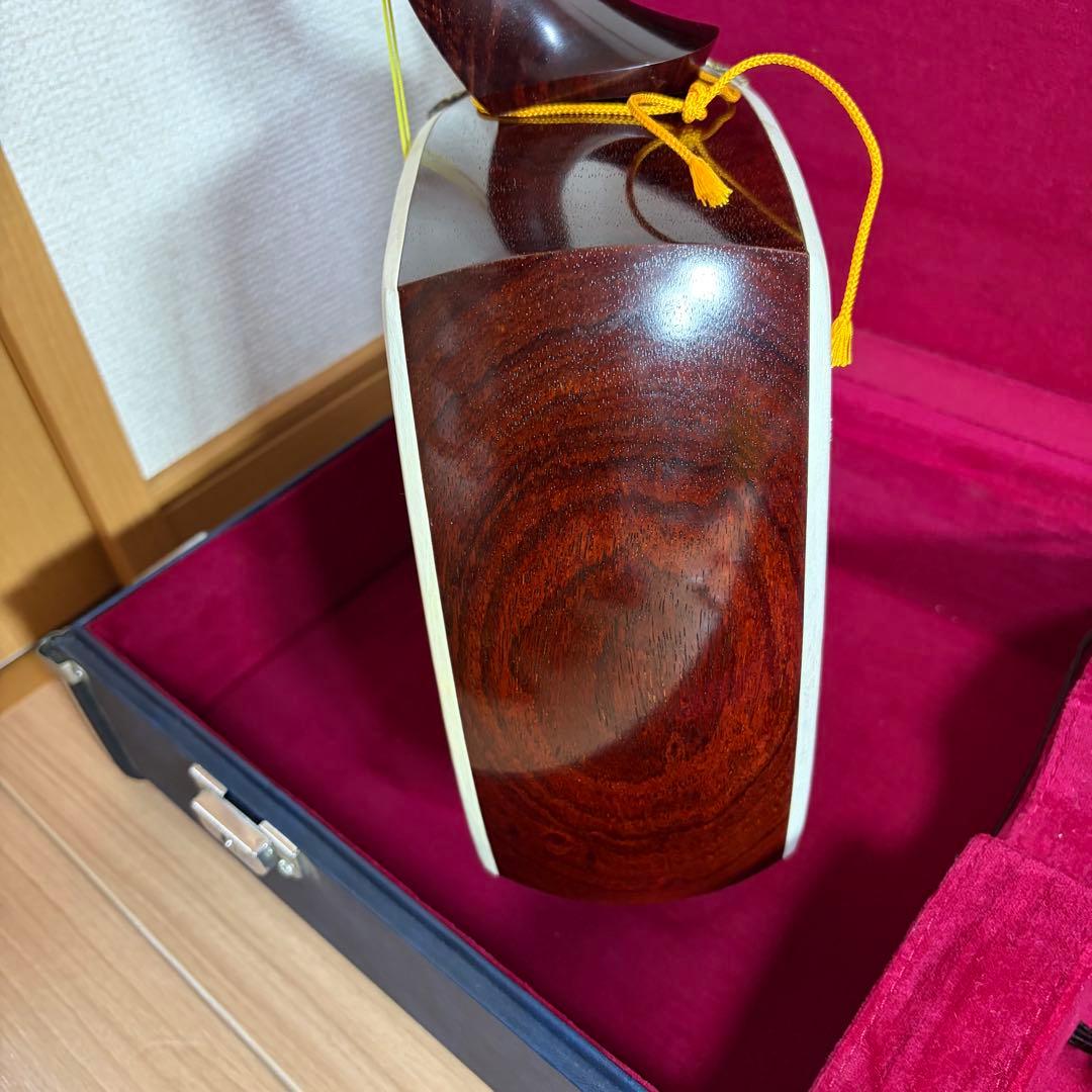 三味線 中棹　紅木　子持ち綾杉 和楽器　ハードケース付き　付属品あり