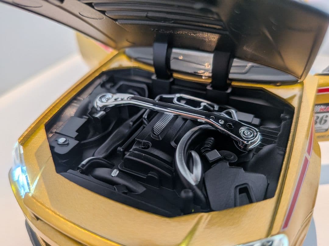 ​R34 GT-R 1/24 ミニカー ゴールド ハンドル連動 常時点灯 検品済