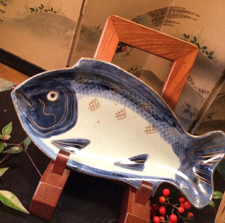 A584 古伊万里　元禄　染付　金彩　鯛皿　変形魚皿　　　1客