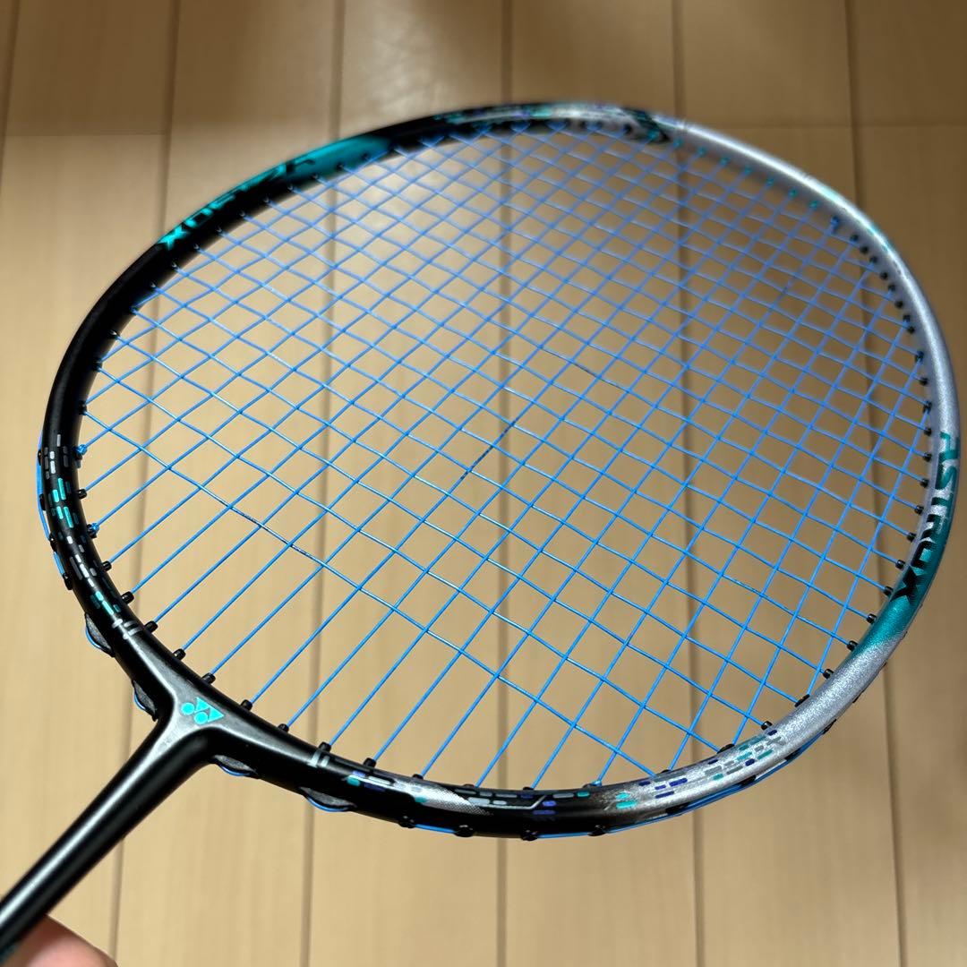 バドミントンラケット　アストロクス88d pro 4UG5