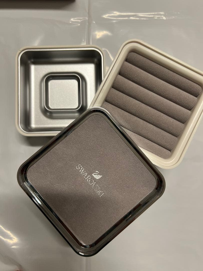 【新品未使用】スワロフスキー ジュエリーボックス アクセサリーケース
