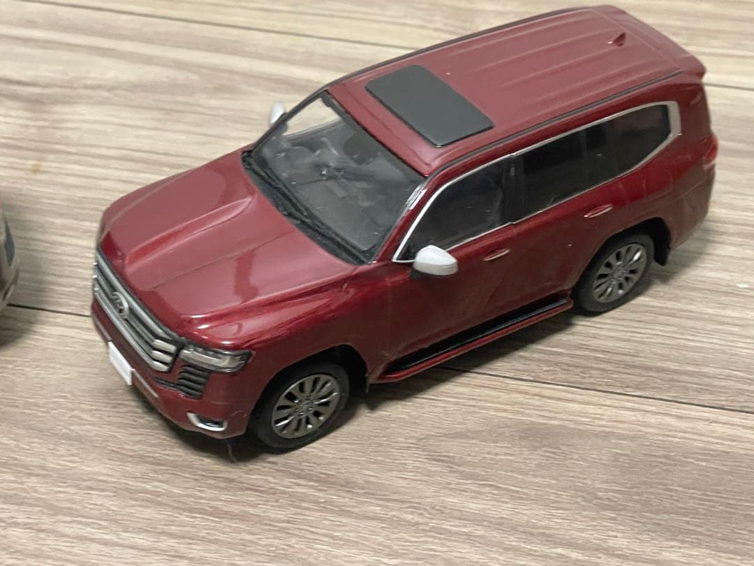 24時で削除　新品未使用 ミニカー カラーサンプル ランクル300
